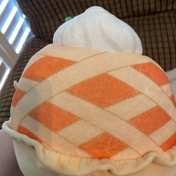 Squishmallows 7.5" PIPPIE THE PUMPKIN PIE PLUSH - Picture 10 of 15